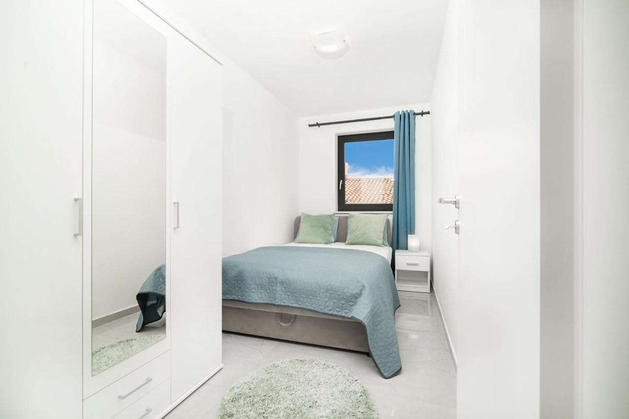 Villa Apartments Lela ラバック エクステリア 写真