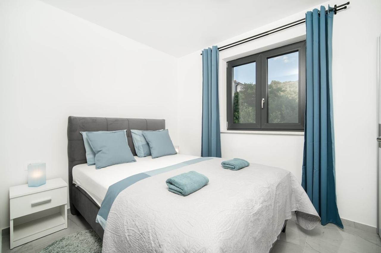 Villa Apartments Lela ラバック エクステリア 写真