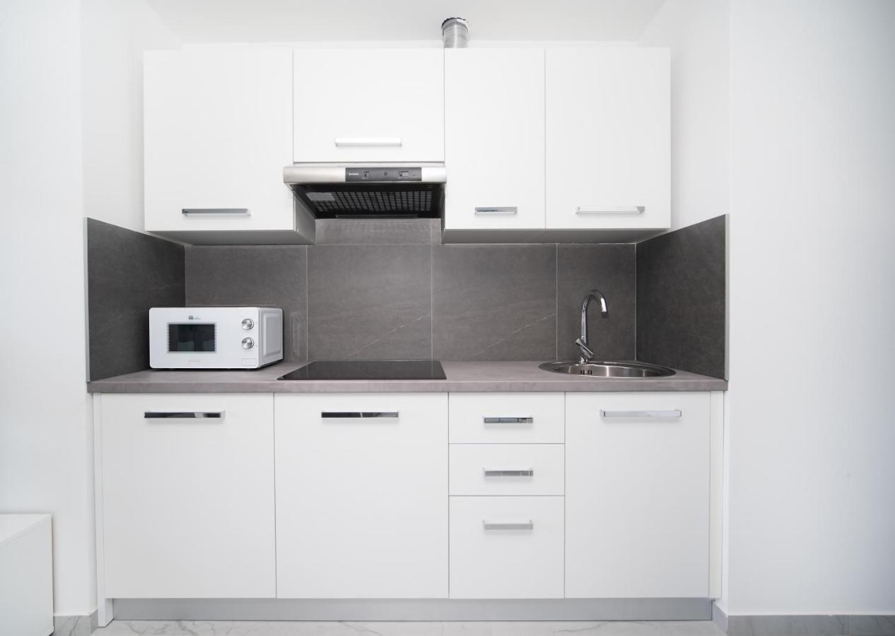 Villa Apartments Lela ラバック エクステリア 写真