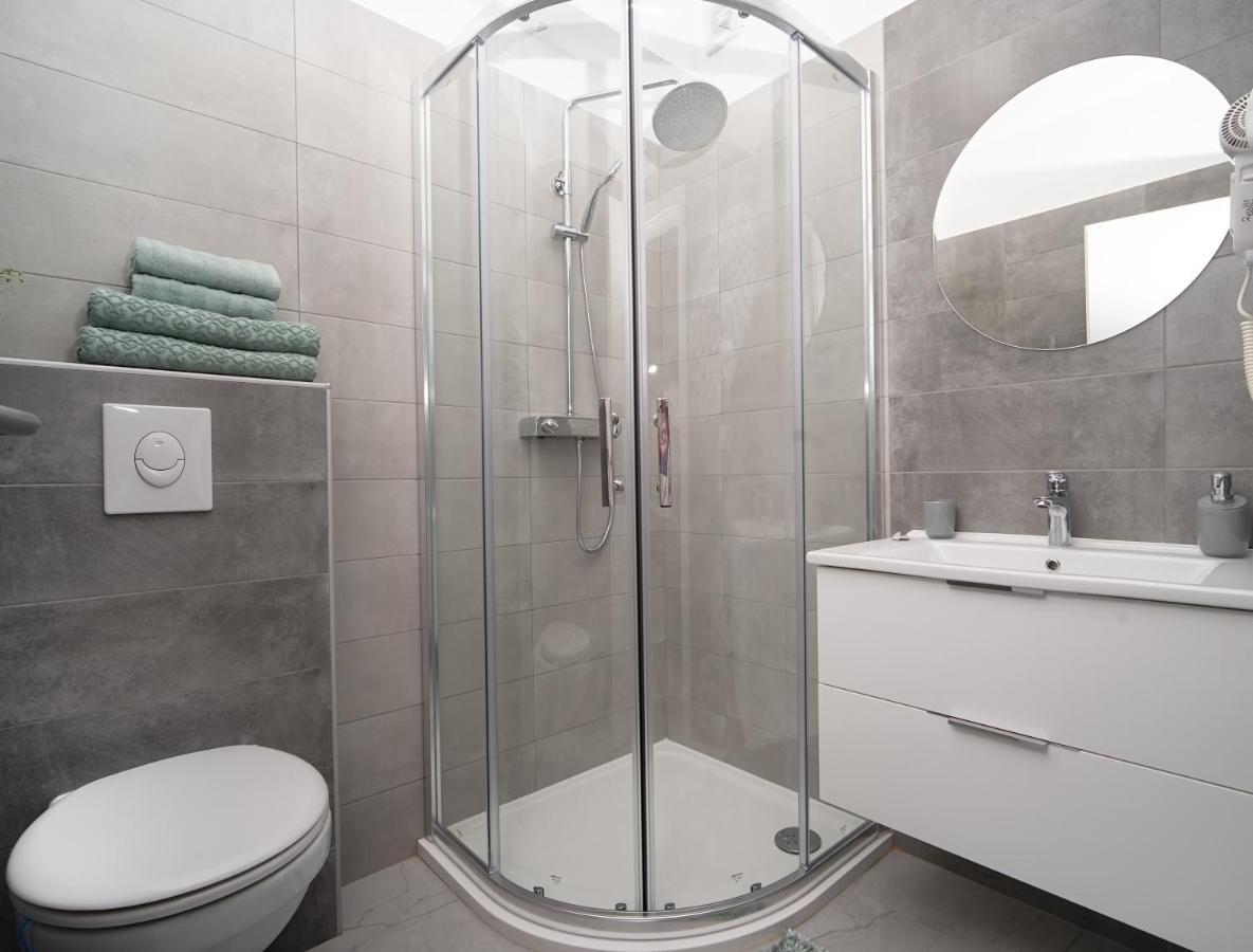 Villa Apartments Lela ラバック エクステリア 写真