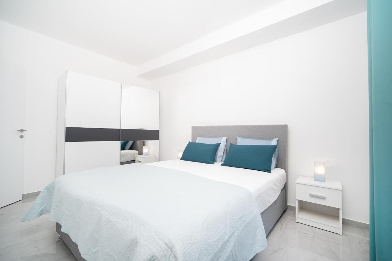 Villa Apartments Lela ラバック エクステリア 写真