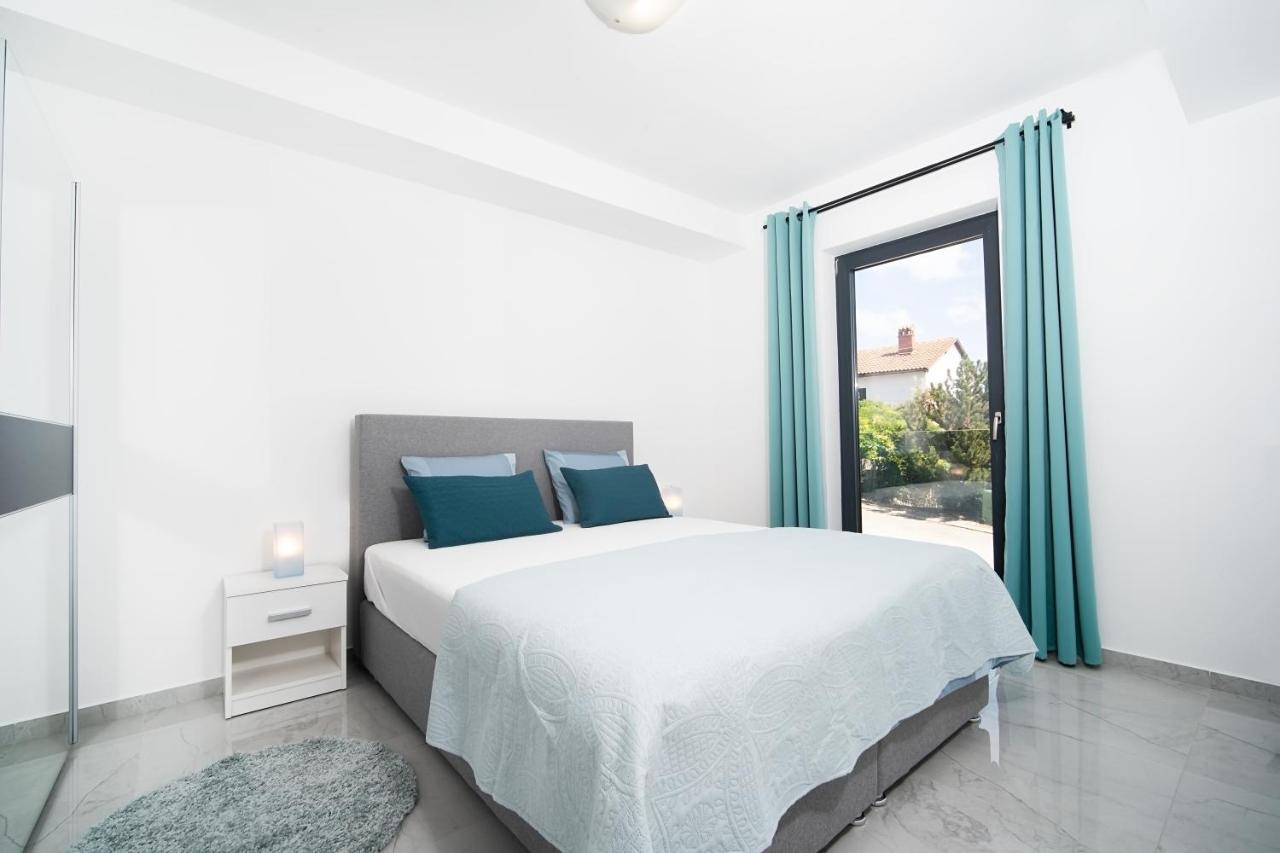 Villa Apartments Lela ラバック エクステリア 写真