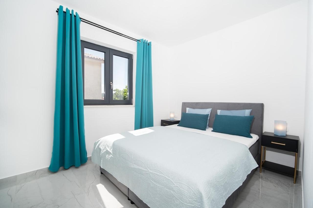 Villa Apartments Lela ラバック エクステリア 写真